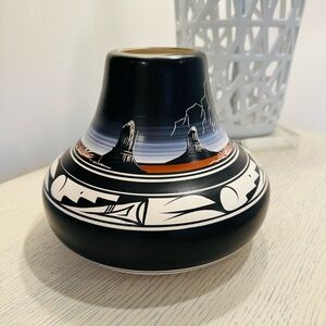 M. Blkhorse Signed Etched Navajo Pottery. Ceramic Large Vase-Beautiful Condition